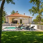 Vila Marija By Villsy *