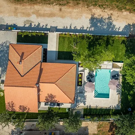 Vila Marija By Villsy *